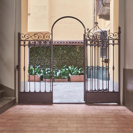 Elegante Appartamento Minimal Dai Tocchi Botanici Milaan Buitenkant foto